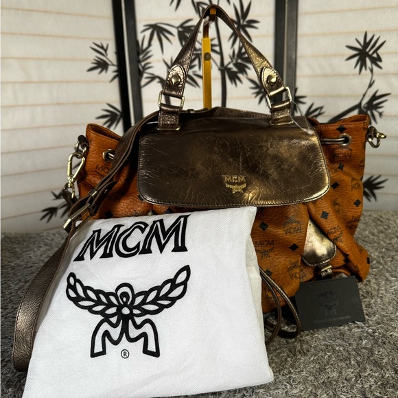 MCM Limited Edition Visetos made in Italy Drawstring Satchel/Crossbody bag - Picture 2 of 16